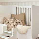 Shared bed rail for baby bed