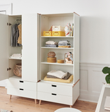 Wide bookcase with 3 shelves