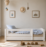 Huxie white children's bed with the option of a colored safety rail, Amon