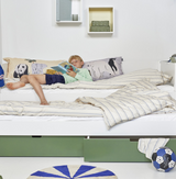 Luna pull-out bed with drawers